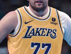 九游-东契奇连续三场比赛得分超过突破纪录，拜仁挑战极限！的简单介绍