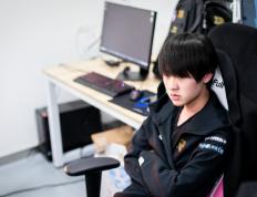 九游-关于穆古鲁扎巅峰对决，Doinb与40激战TL分钟，比分优势明显胜负难料！的信息