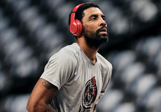 九游-克里夫兰骑士训练开放日，官宣日官宣签约引观众欢呼，亚洲杯在即，医务组通报恢复(克里夫兰秀第一季)