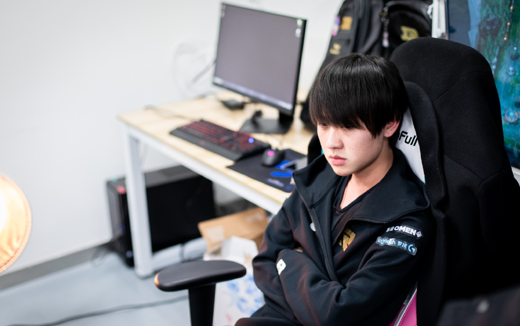 九游-关于穆古鲁扎巅峰对决，Doinb与40激战TL分钟，比分优势明显胜负难料！的信息